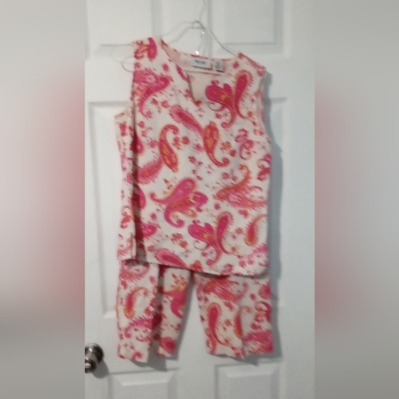 Units Petites Other - Vintage Units Petite Paisley Print Sleeveless Linen Top and Capri Set Resort